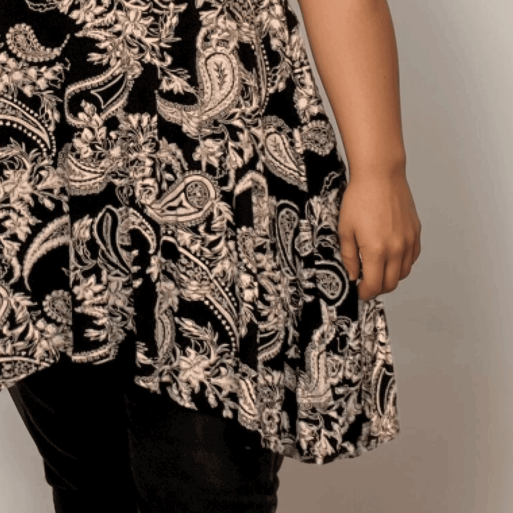 ROCKTHOSECURVES PAISLEY CAMI VEST SWING TOP WITH HANKY HEM - FullFab