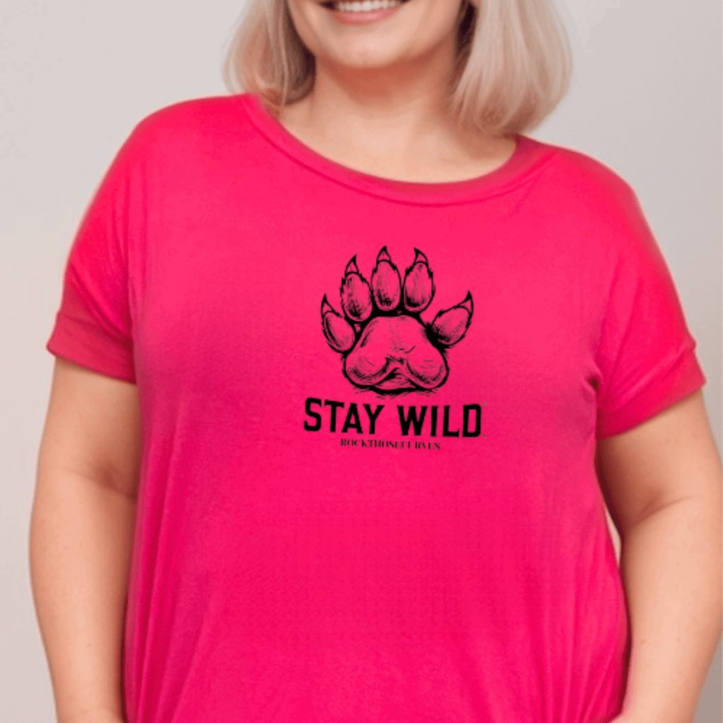 STAY WILD LONG DIPPED HEM T-SHIRT WITH POCKETS - FullFab
